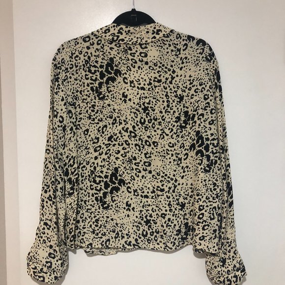 Zara Animal Print Blouse with front pockets - Size M - Picture 3 of 6